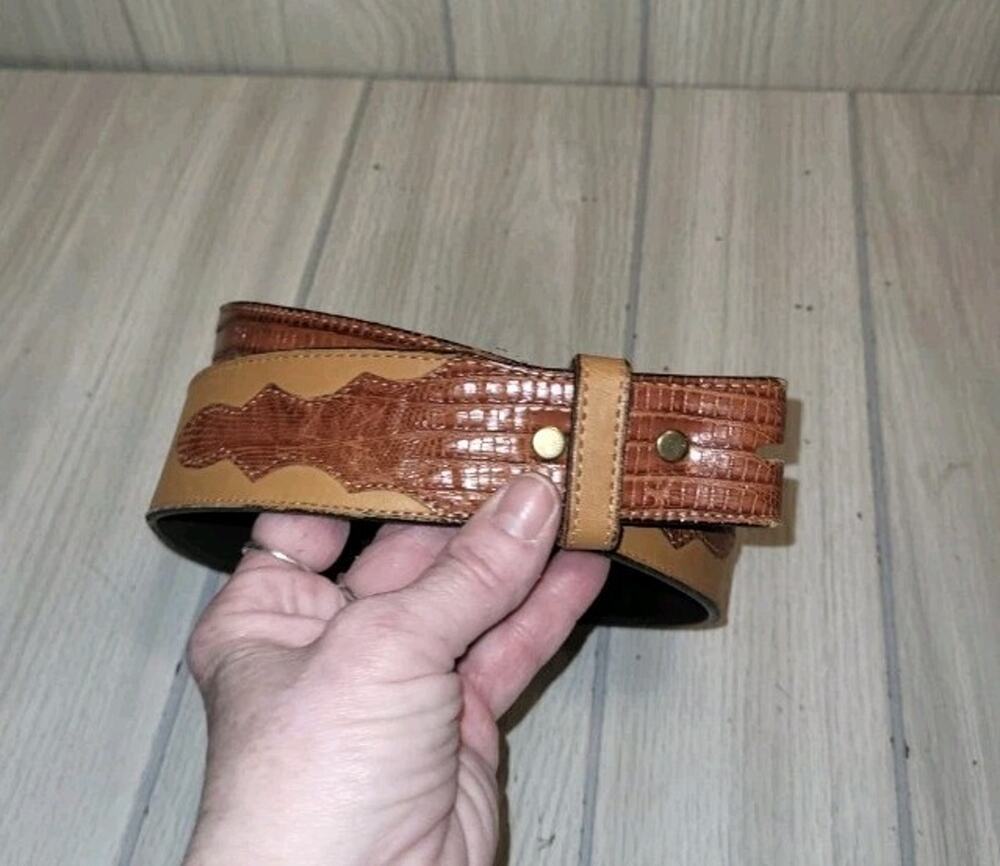 Circle Y of Yoakum Tan Leather Belt Sz 28 Embossed Hand Made in Texas NO BUCKLE